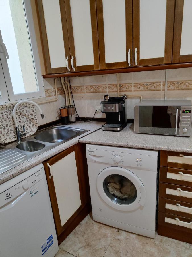 Habitacion Maravillosa En Apartamento Compartido Madrid Centro Luaran gambar